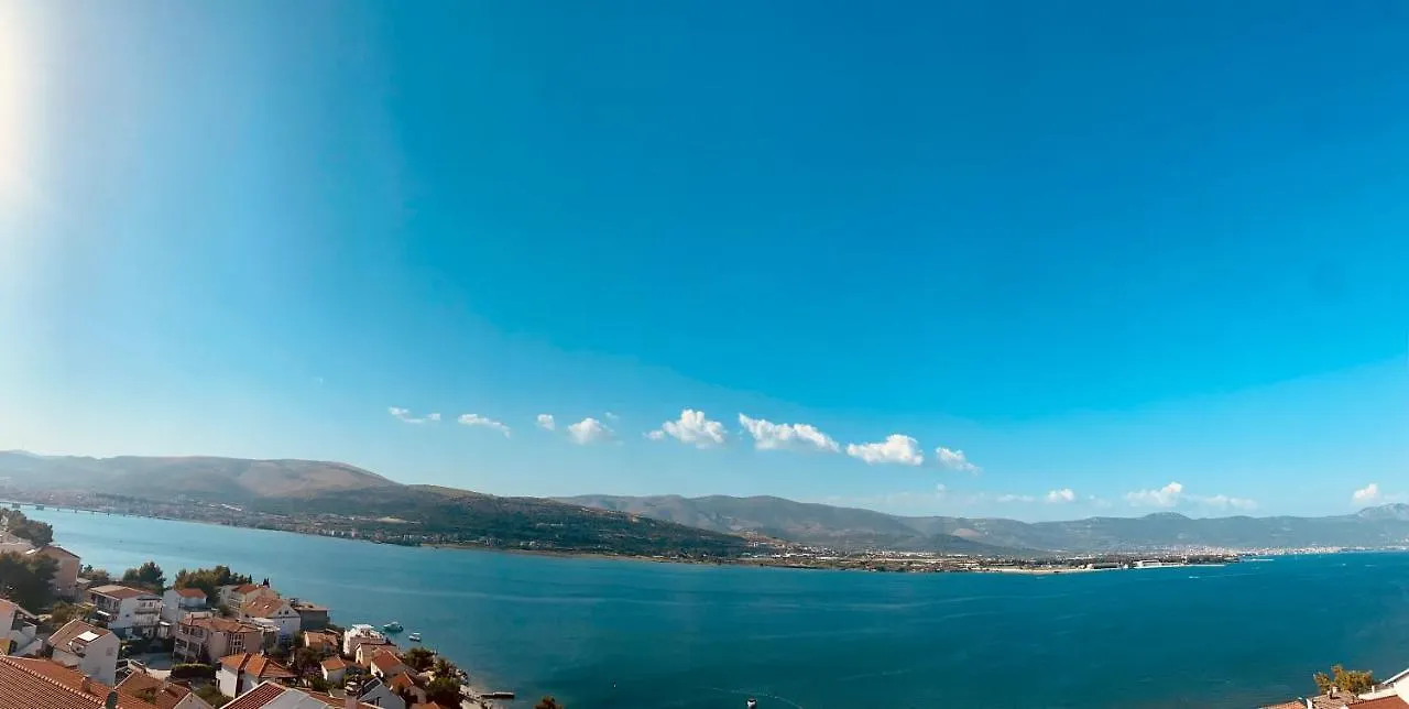 ***  Hotel Buenavista Beach House Trogir Mastrinka Hırvatistan