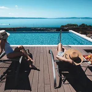 Hotel Marvie & Health
