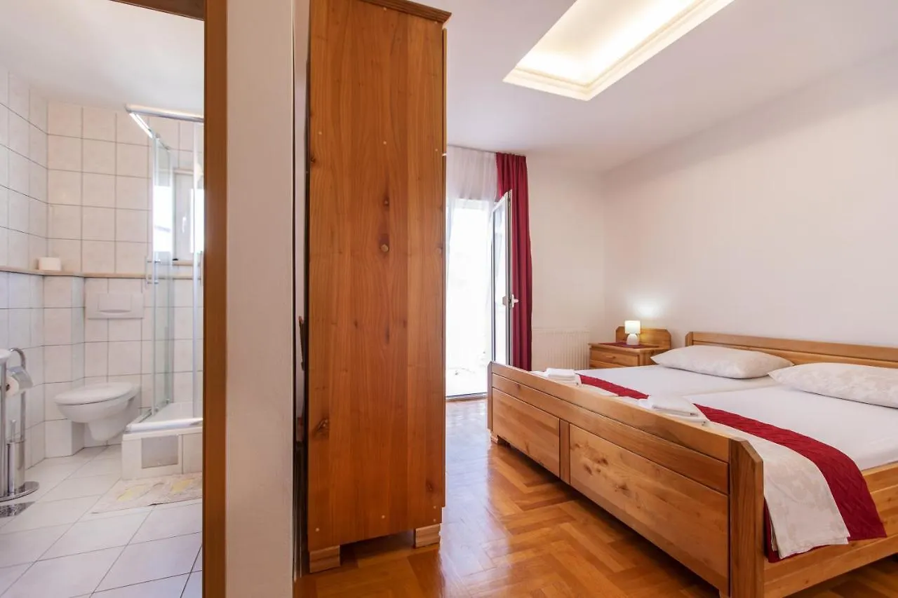 Hotel Buenavista Beach House Trogir Mastrinka 3*,
