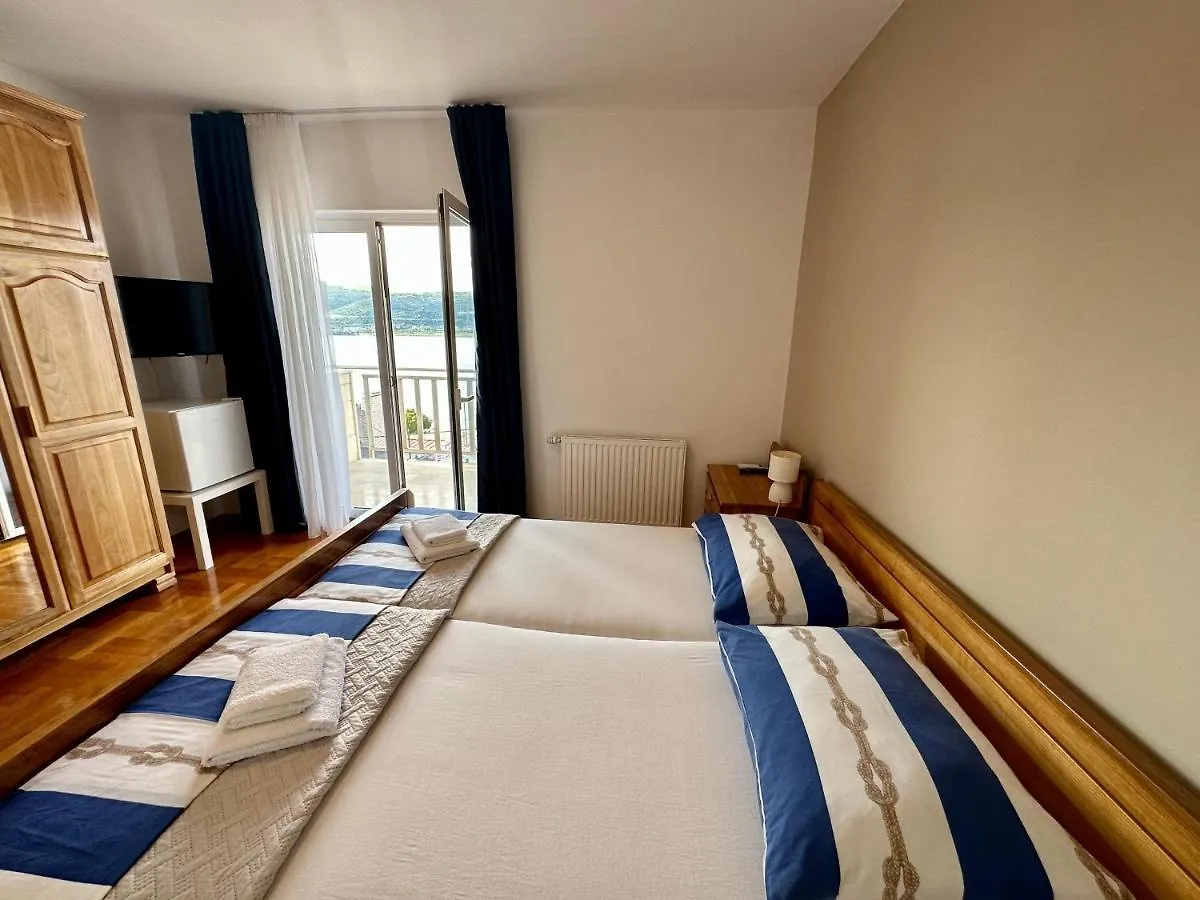 Hotel Buenavista Beach House Trogir Mastrinka 3*,  Chorwacja